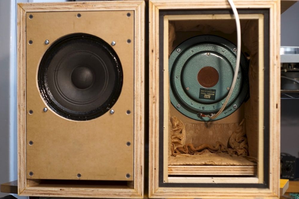 Altec Lansing 755E in cassa Bae - Immagine tratta dal web
